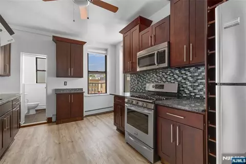 422 Madison St #4R7, Hoboken, NJ 07030