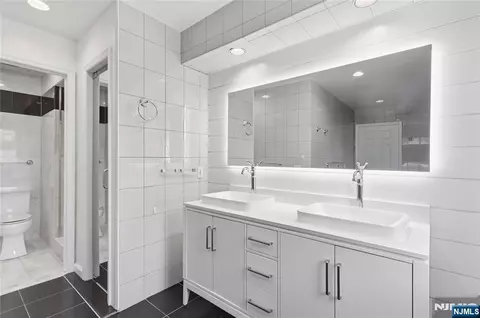 Bath - 131 Haase Ave, Paramus, NJ 07652 photo 5 of 8