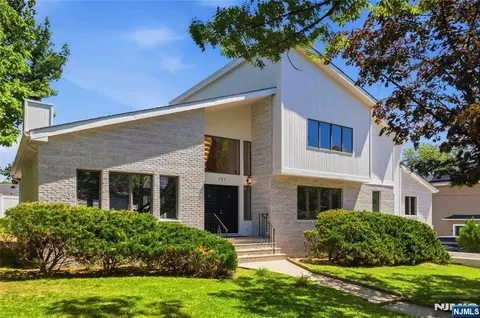 131 Haase Ave, Paramus, NJ 07652