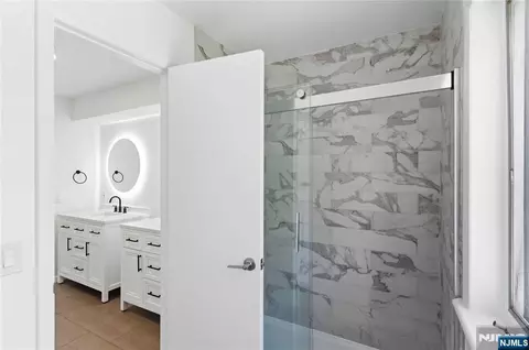 Bath - 131 Haase Ave, Paramus, NJ 07652 photo 2 of 8