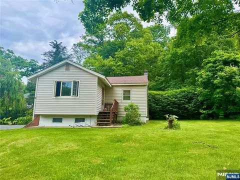 9 Camille Dr, Lake Hopatcong, NJ 07849