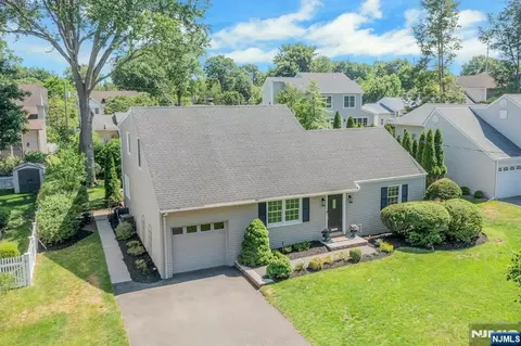 65 E Gramercy Pl, Glen Rock, NJ 07452