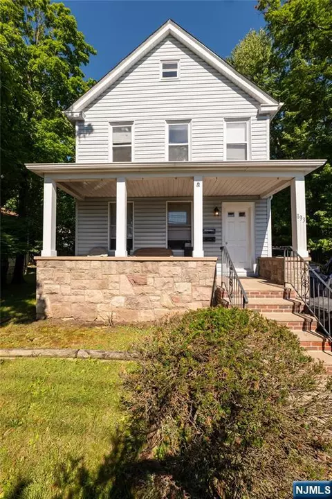 193 Livingston St, Northvale, NJ 07647