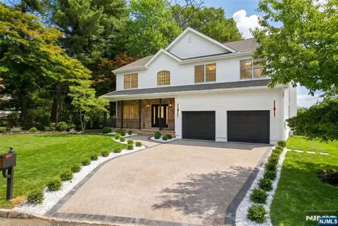 3 Chappy Ct, Westwood, NJ 07675