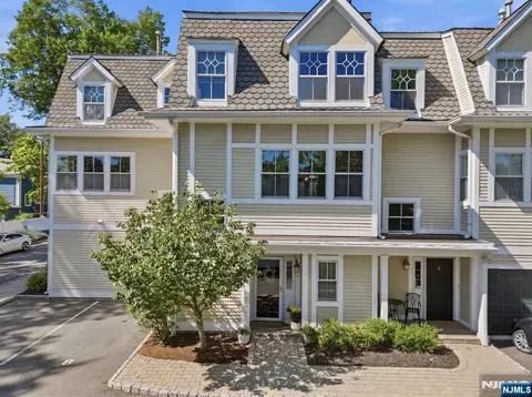 66 S Fullerton Ave #8, Montclair, NJ 07042