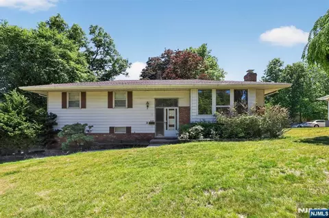 228 Shaw Pl, Park Ridge, NJ 07656