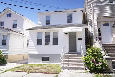 222 Riverview Pl, Cliffside Park, NJ 07010