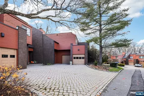 6 Old Quarry Rd, Englewood, NJ 07631