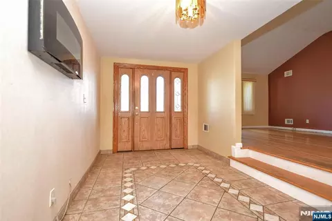 Entry Way - 77 Herman St, Hackensack, NJ 07601 photo 2 of 4