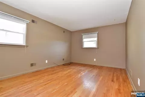 Bedroom - 77 Herman St, Hackensack, NJ 07601 photo 2 of 3