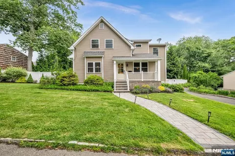 38 Hillside Ave, Emerson, NJ 07630