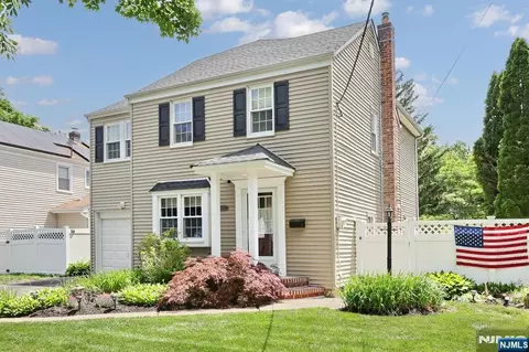 396 Burlington Rd, Paramus, NJ 07652