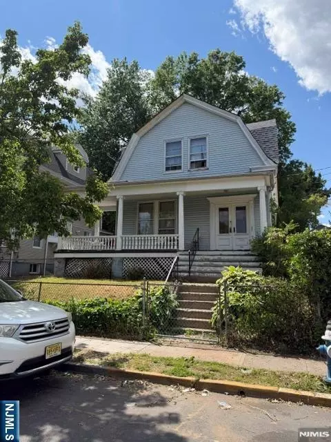 53 Chapman Pl, Irvington, NJ 07111