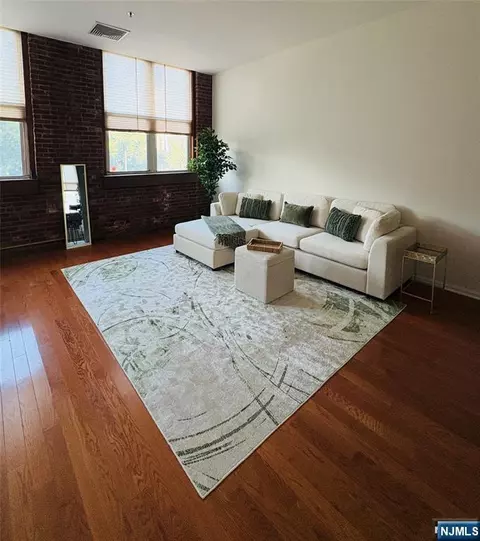 181 Long Hl #2-5, Little Falls, NJ 07424
