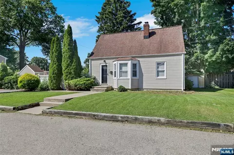 20 Harding Ave, Pompton Lakes, NJ 07442