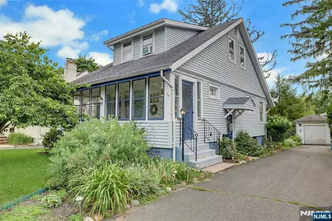 337 Corona Pl, Ridgewood, NJ 07450