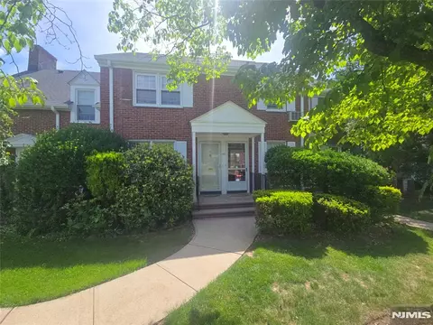 152 Boyden Ave #A, Maplewood, NJ 07040