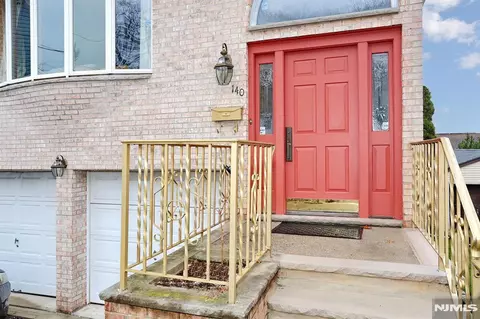 140 Prospect St, Hasbrouck Heights, NJ 07604