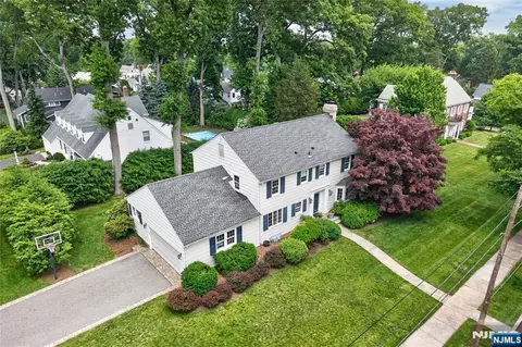 241 Avondale Rd, Ridgewood, NJ 07450