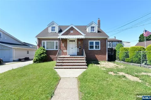 54 Avenue B, Lodi, NJ 07644