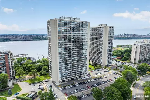 6 Horizon #602, Fort Lee, NJ 07024