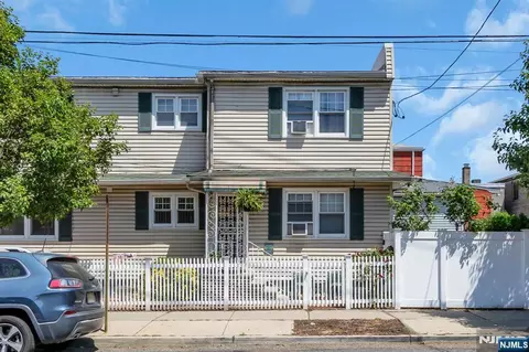 116 1st St, Harrison, NJ 07029