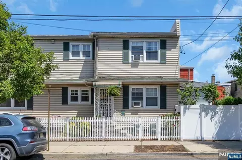 116 1st St, Harrison, NJ 07029