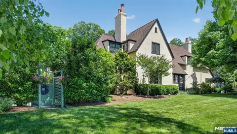 230 Satterthwaite Ave, Nutley, NJ 07110