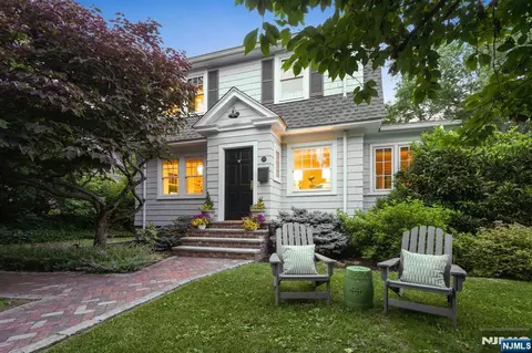 20 Euclid Pl, Montclair, NJ 07042