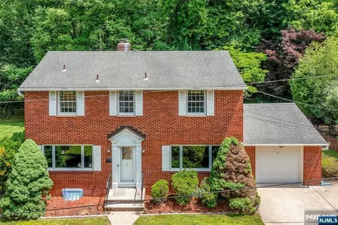 12 Glenwood Ave, Demarest, NJ 07627