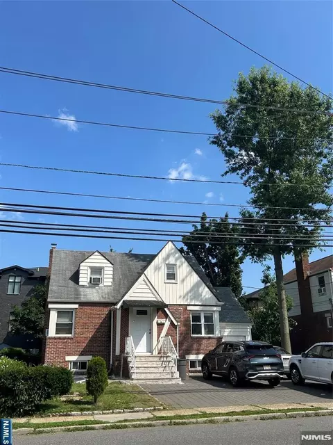 1516 Center Ave, Fort Lee, NJ 07024