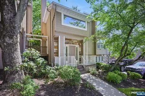 182 Clarken Dr #27, West Orange, NJ 07052