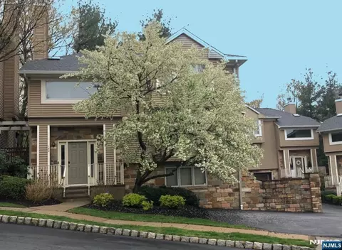 182 Clarken Dr #27, West Orange, NJ 07052