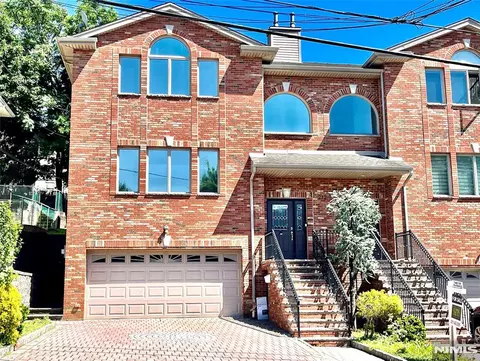 212 7th #A, Palisades Park, NJ 07650
