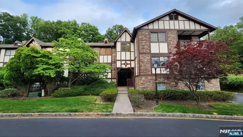 3112 Stowe Ln, Mahwah, NJ 07430