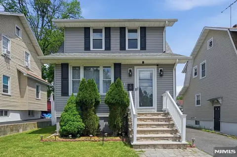 65 Franklin Rd, Teaneck, NJ 07666