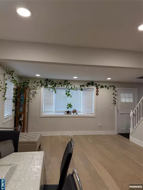 5 First St, Mahwah, NJ 07430