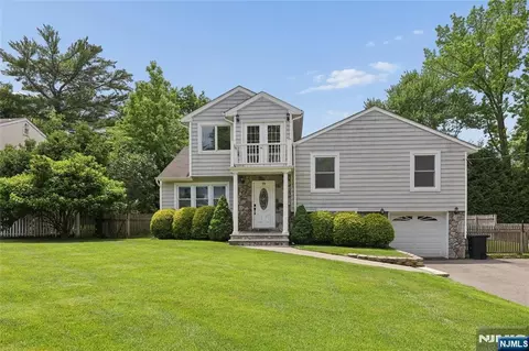 194 Madison Ave, Cresskill, NJ 07626