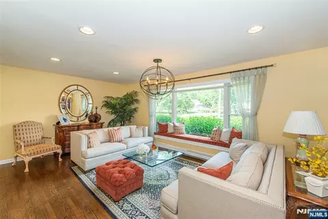 11 Crane Dr, Pine Brook, NJ 07058
