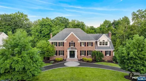 312 Saw Mill Ln, Wyckoff, NJ 07481