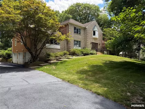 46 Copeland Rd, Denville, NJ 07834