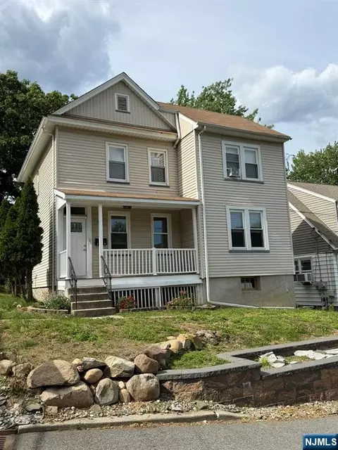 41 Outlook Ave, Hawthorne, NJ 07506