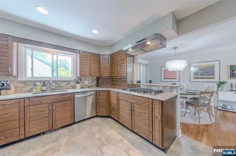 Kitchen - 22 Cypress Ln, Paramus, NJ 07652 photo 2 of 2