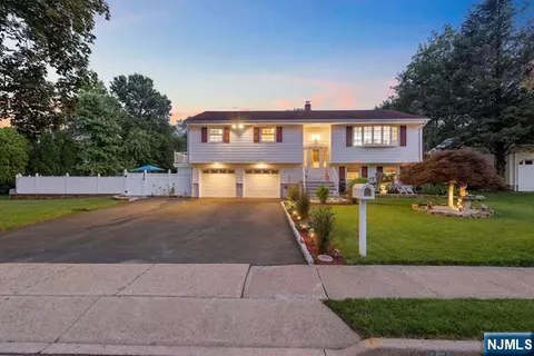 Exterior - 22 Cypress Ln, Paramus, NJ 07652 photo 3 of 7