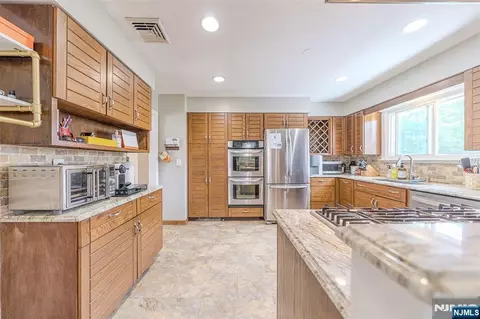 Kitchen - 22 Cypress Ln, Paramus, NJ 07652 photo 1 of 2