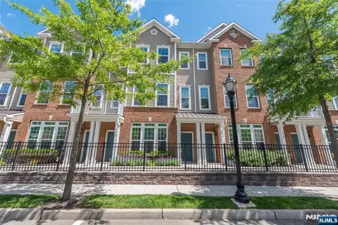 114 Wesmont Dr #4006, Wood Ridge, NJ 07075