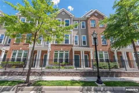 114 Wesmont Dr #4006, Wood Ridge, NJ 07075