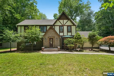 27 Chestnut Ave, Old Tappan, NJ 07675