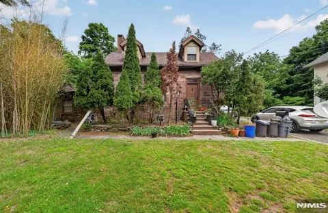 111 Madison Ave, Cresskill, NJ 07626