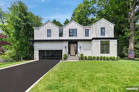 26 Collins Ave, Closter, NJ 07624